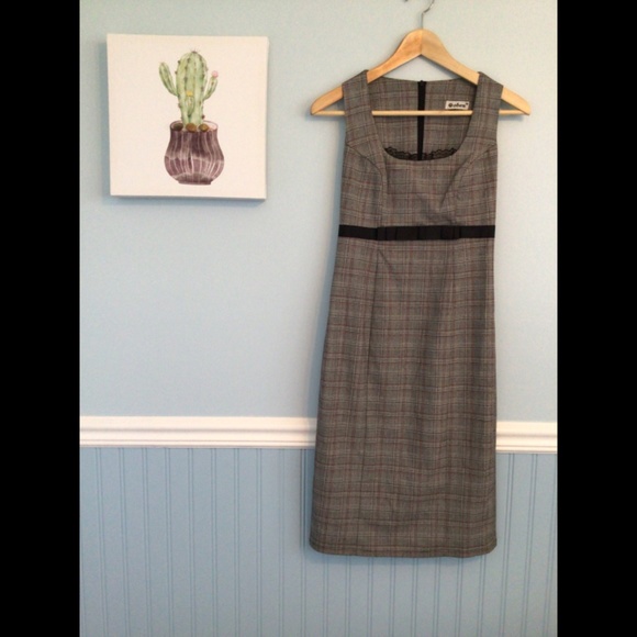 Checkered Grey classic Lady Dress - Picture 7 of 7